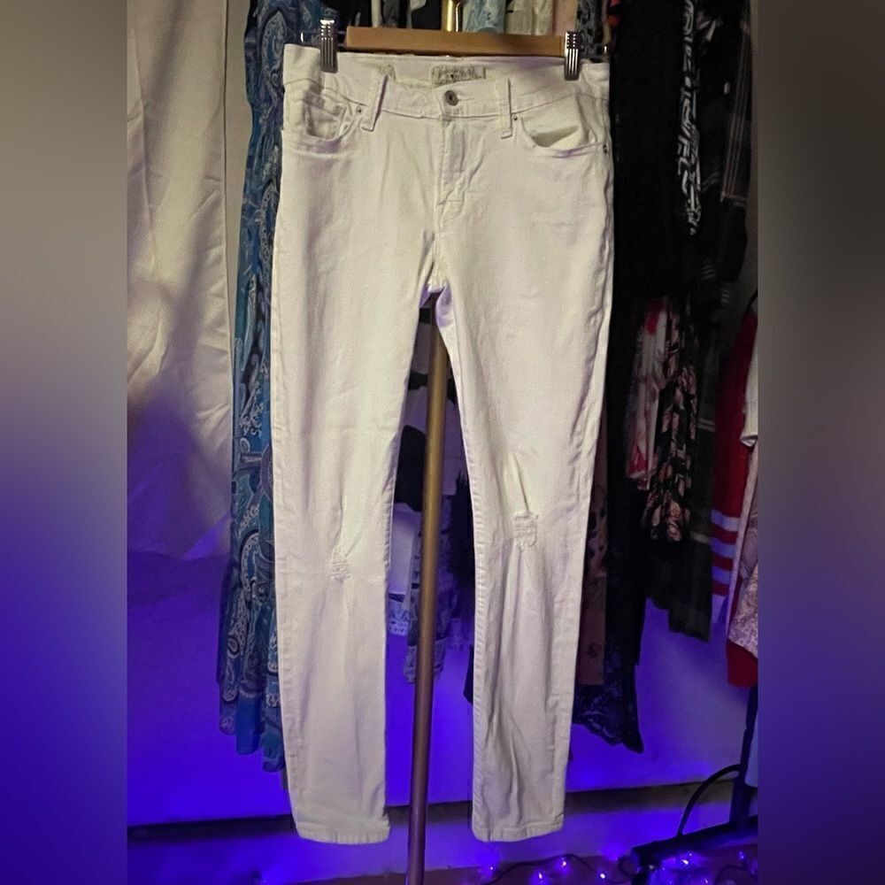 Lucky jean 35’ from the front